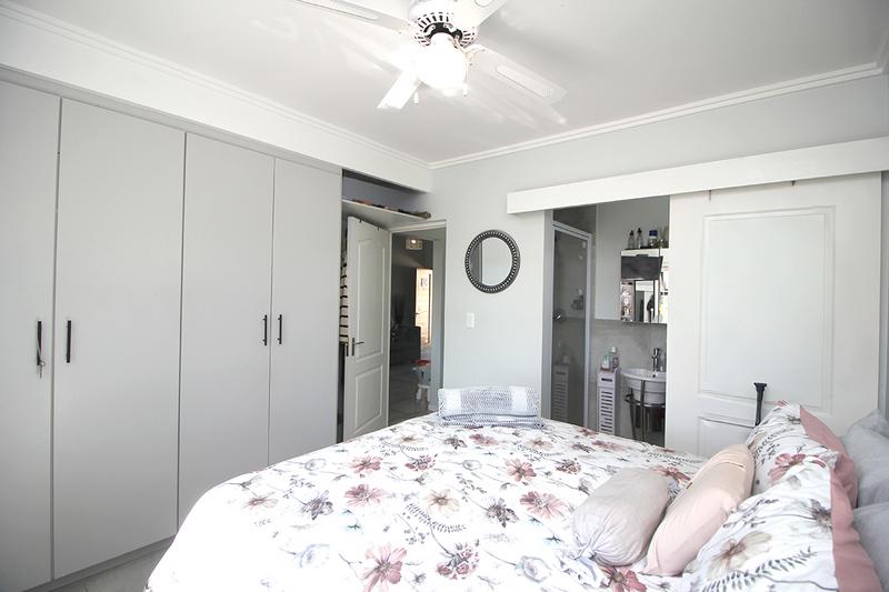 2 Bedroom Property for Sale in Reebok Western Cape